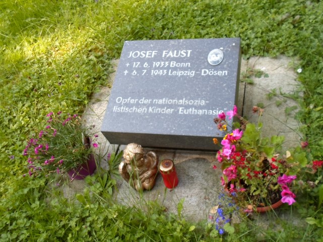 Gravestone Josef Faust
