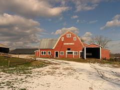 River View Farm Gambrel-Roof Barn
