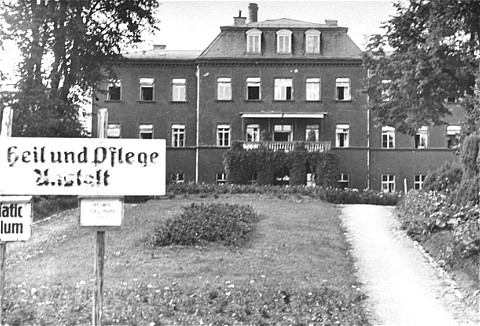 Picture of Kaufbeuren clinic in 1945