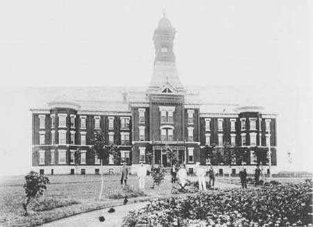 An early photo of the asylum at Norfolk