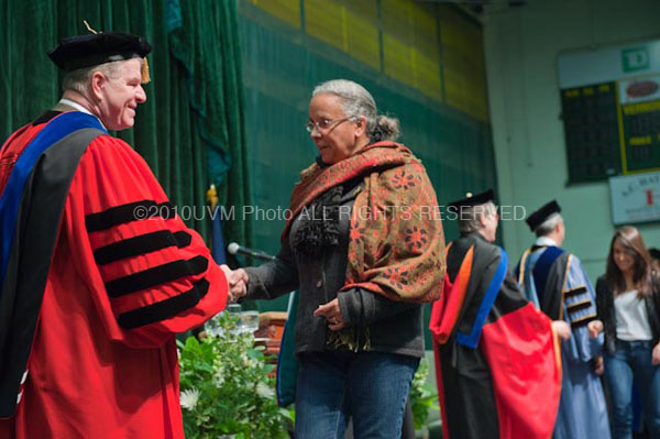 20101218_DecGrad-113