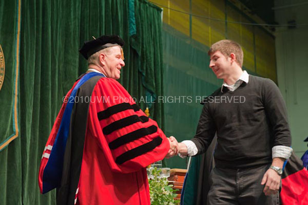 20101218_DecGrad-170