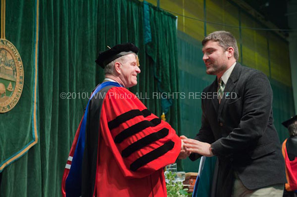 20101218_DecGrad-275