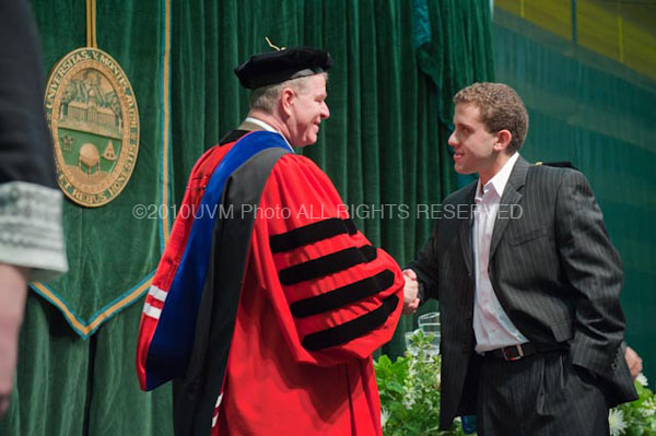 20101218_DecGrad-305