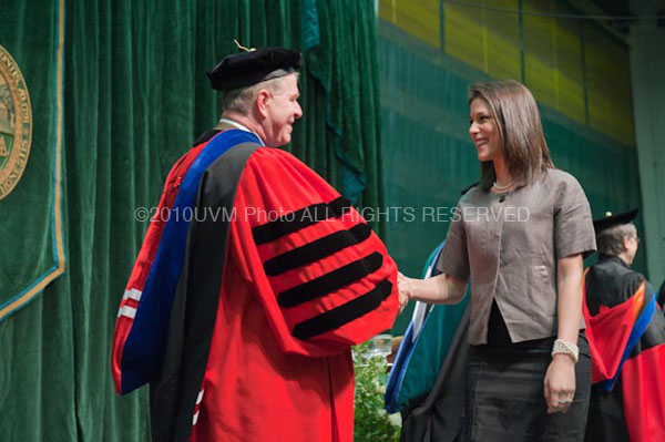 20101218_DecGrad-312
