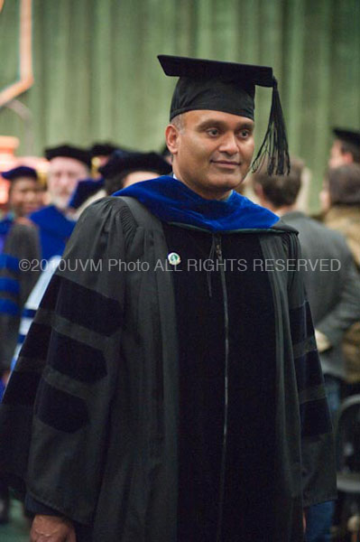20101218_DecGrad-328