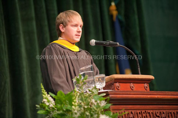 20101218_DecGrad-50