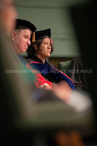 20101218_DecGrad-77