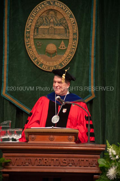 20101218_DecGrad-96
