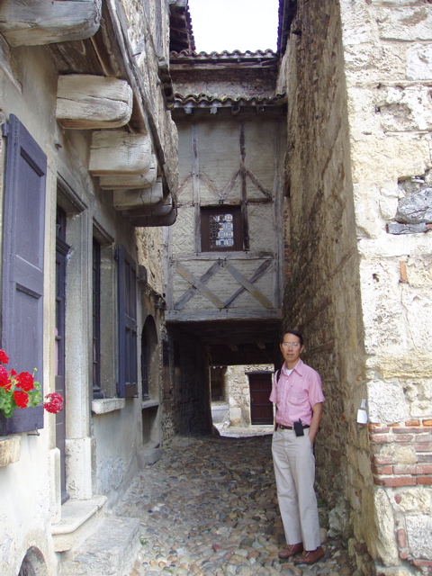 StreetInPerouge