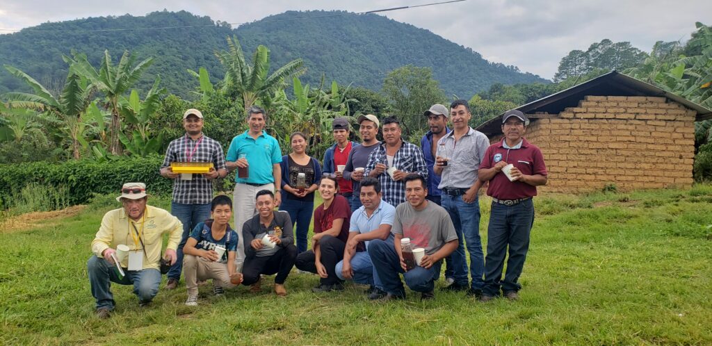 Group of people who attended the workshop in beekeeping in the 2nd International Exchange Mexico-Nicaragua (2019). Vista Alegre, Chiapas, Mexico