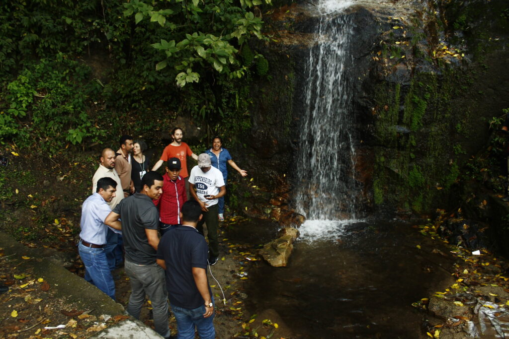 Universidad Nacional Agraria´s students, CESMACH and PRODECOOP´s farmers, ALC and ECOSUR´s researchers enjoying a waterfall in the Northern of Nicaragua, in the 1st International Exchange, 2018. Photo: Alejandra Guzmán Luna