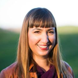 Professor Kelley Helmstutler Di Dio
