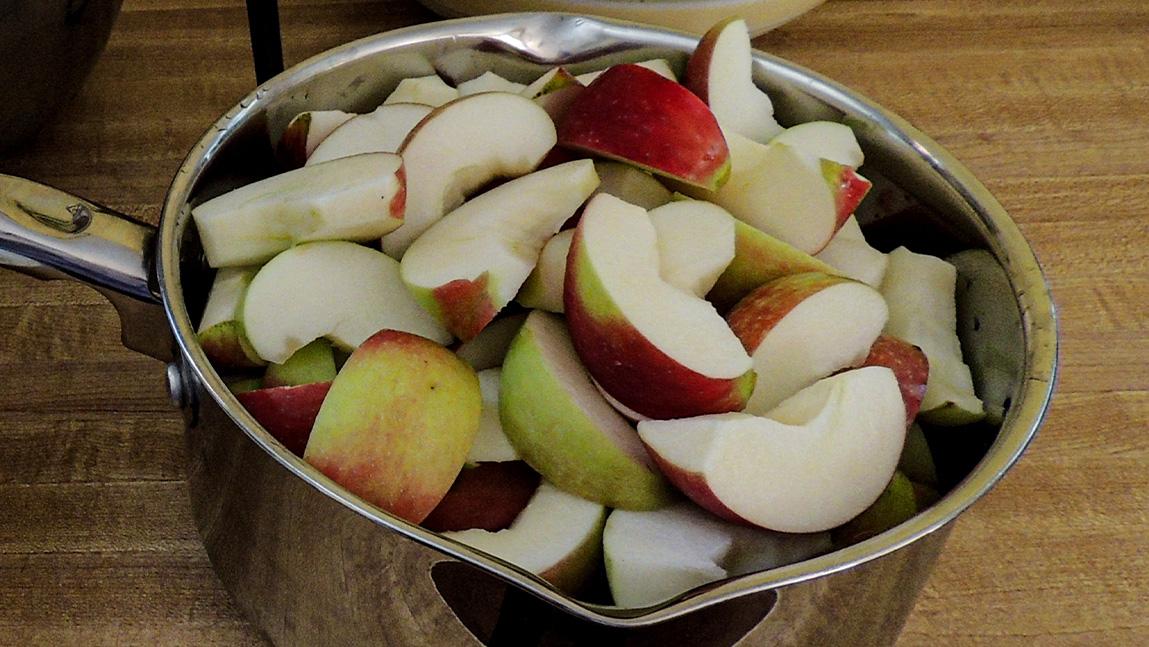 The Secret to Making Perfect Applesauce