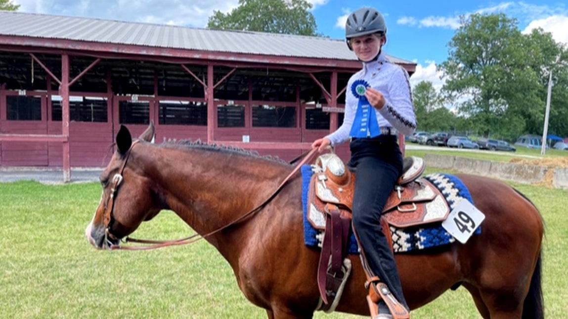 Young Equestrians Compete in State 4H Horse Show