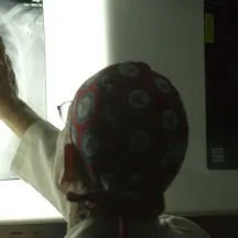 doctors viewing an xray