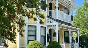 The front of Nicholson House, the location of the Center for Student Services and the Vice Provost and Dean of Students office.