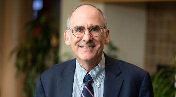 Headshot of Peter Kaufman