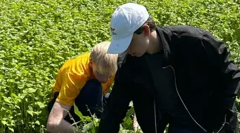 Trek Service group in fields