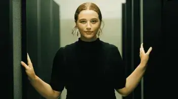 Piper Welch, with the background retouched for horizontal format