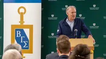 Kurt Hall '82 speaks to students and faculty