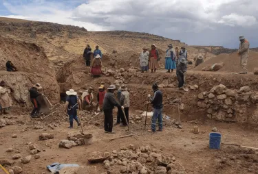 Ayni in Chigani Alto for the construction of the qutaña or water reservoir. Photo credit: Roly Cota (2022).