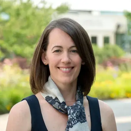 portrait photo of erica Caloiero