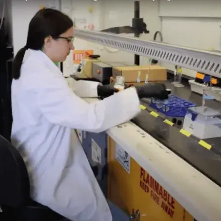Undergrad doing food research in the lab