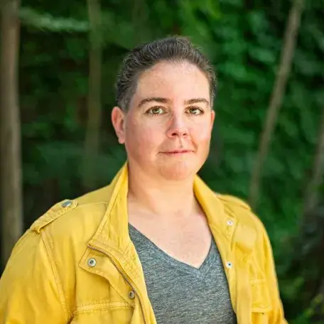 Kelly Shulze headshot