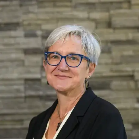 Polly Ericksen headshot