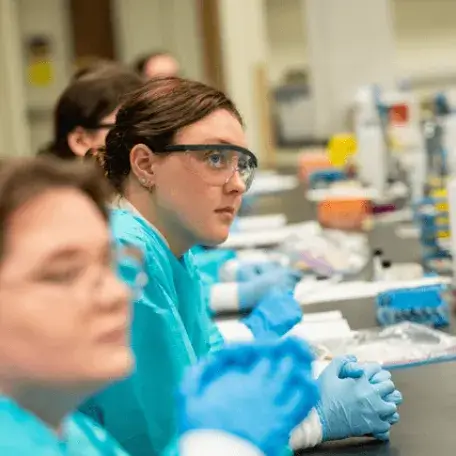 Students in MMG lab
