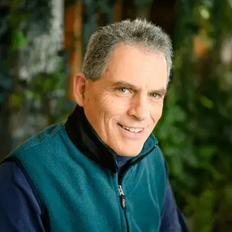 Sean MacFaden headshot