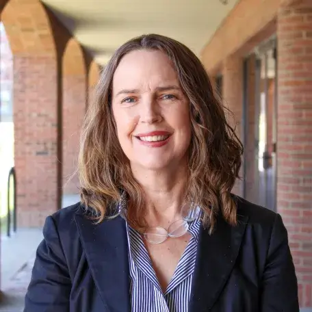 Jen O'Neill Headshot