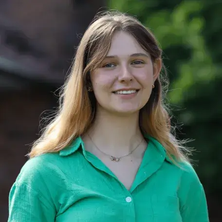 Alison Jones Headshot