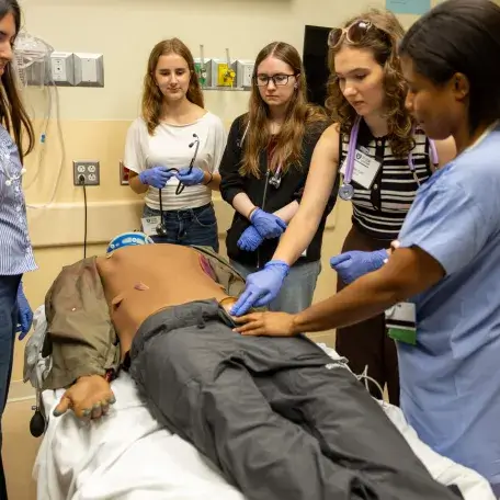 Students train in the simulation lab