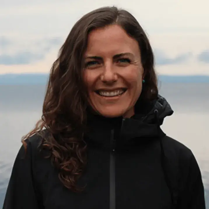 Hilary Flint headshot