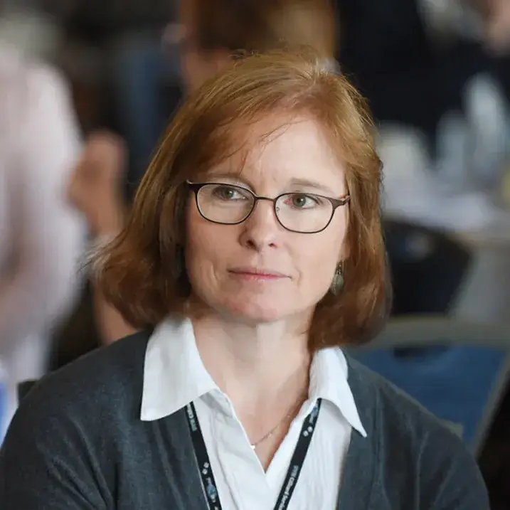 Headshot of Karen Lounsbury