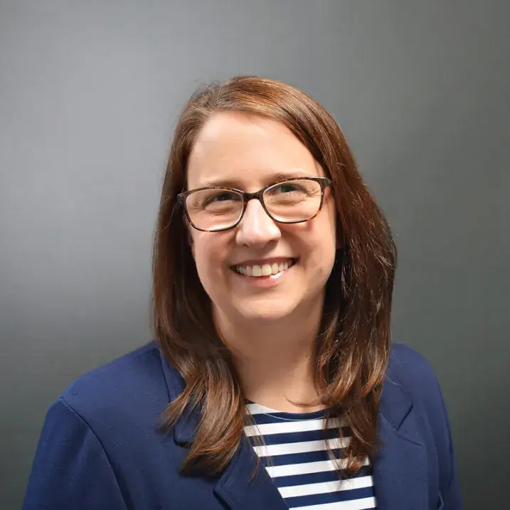 headshot of smiling woman
