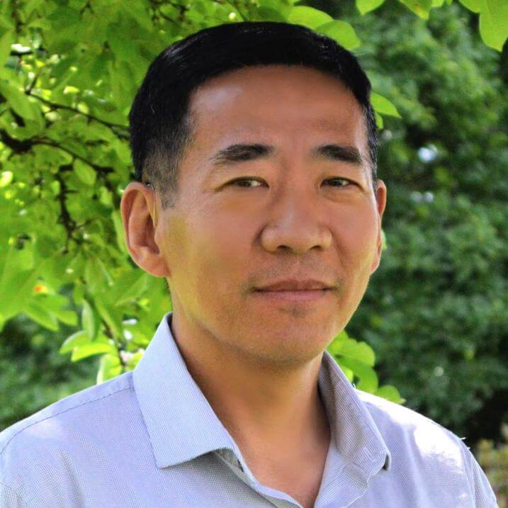 Headshot of kevin