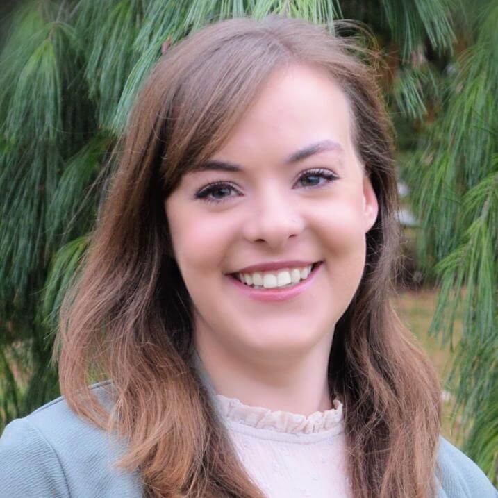 Headshot of Kirsten