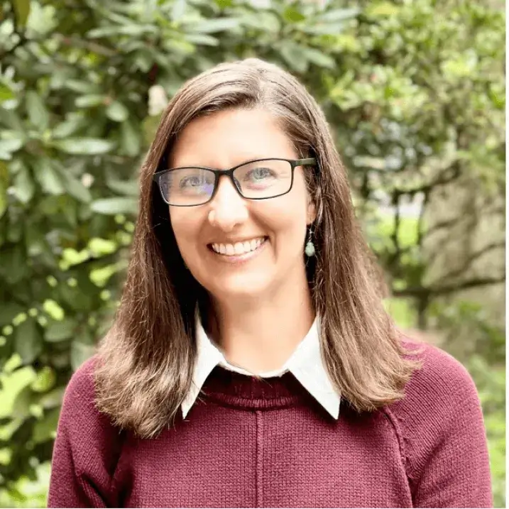 Claire Forbes Head Shot