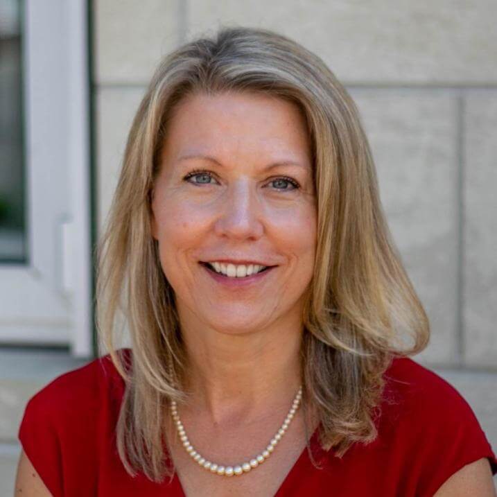 Headshot of Celia Jewell