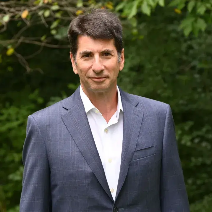 harold daumeran headshot