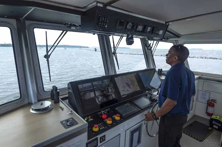 Interim CaptainTaylor Resnick at the wheel.