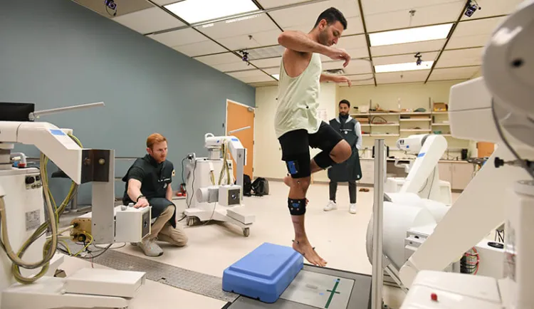 Researchers study biometrics in Nic Fiorentino's lab