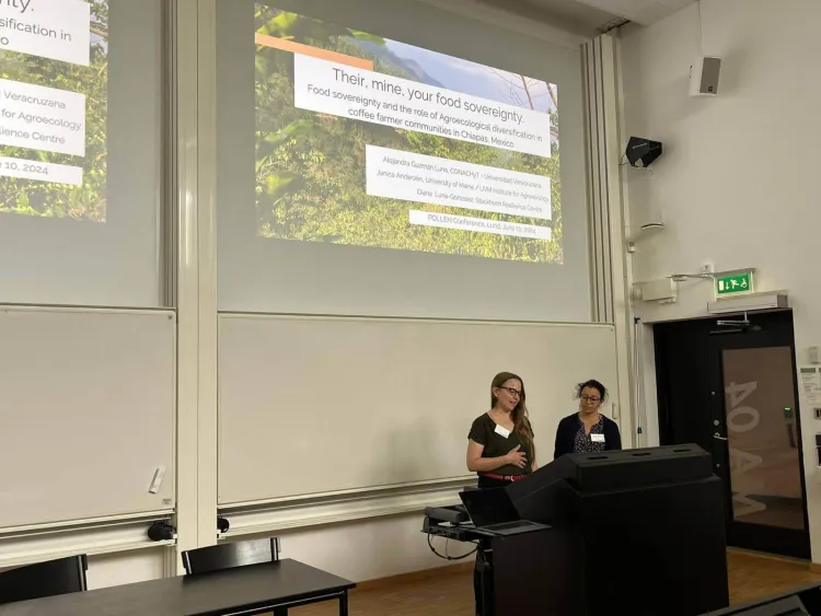 Janica and Diana (from Stockholm Resilience Center) sharing insights from their work with Mexican coffee farmers.