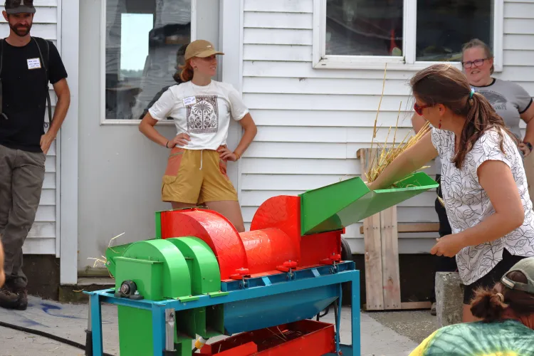 The mobile seed cleaner