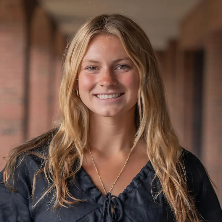Rosie Bostian Headshot
