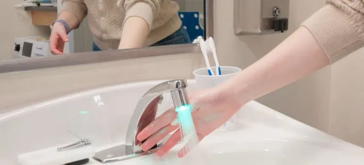  A color-changing faucet tap indicates water temperature. 