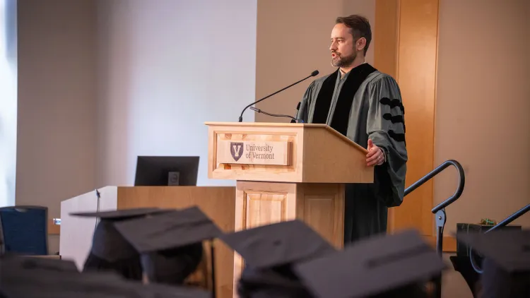 Ben Tacka addresses the graduating SI-MBA class of 2026